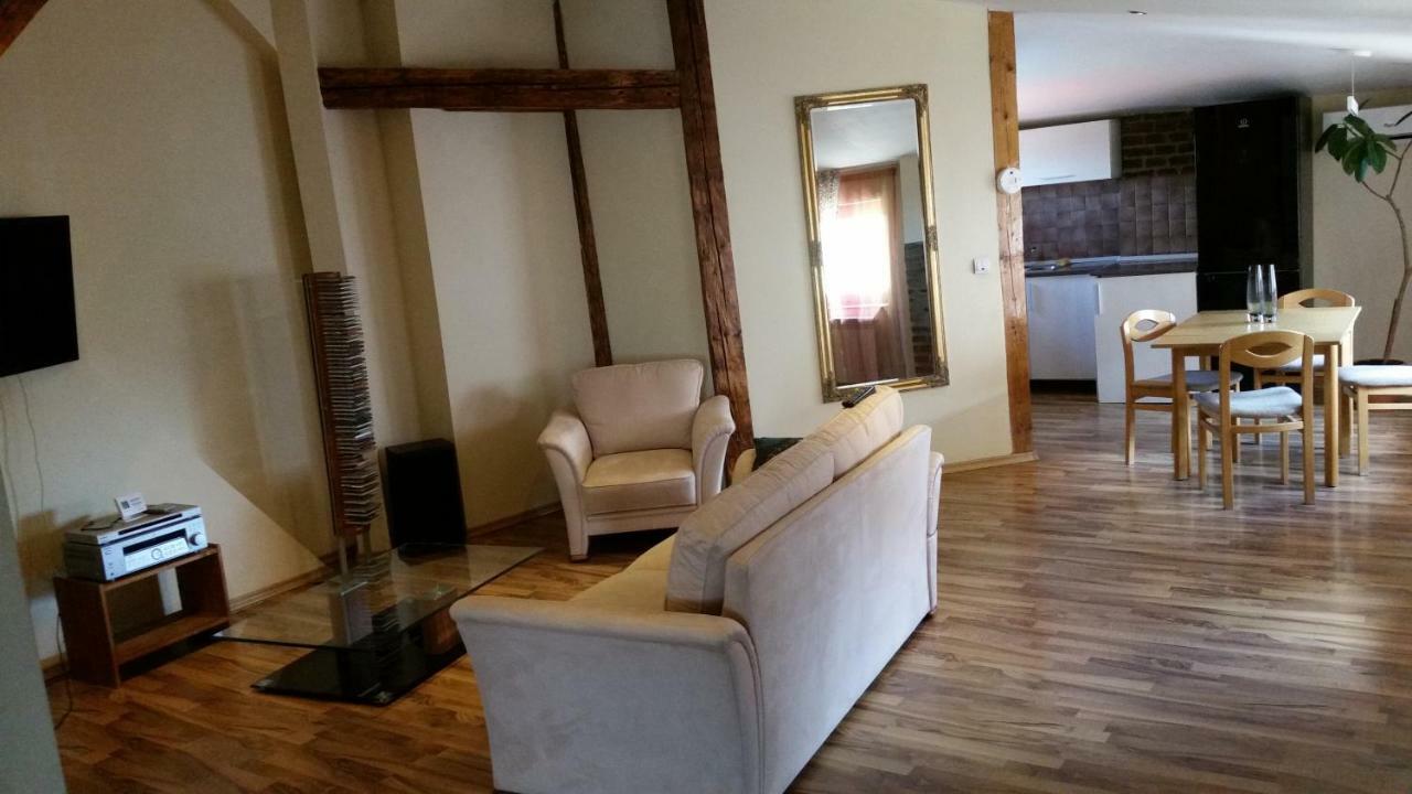 Ferienwohnung Apartament Central Oradea Exterior foto